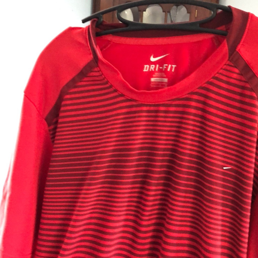 Nike DRY FIT Size Large Shirt